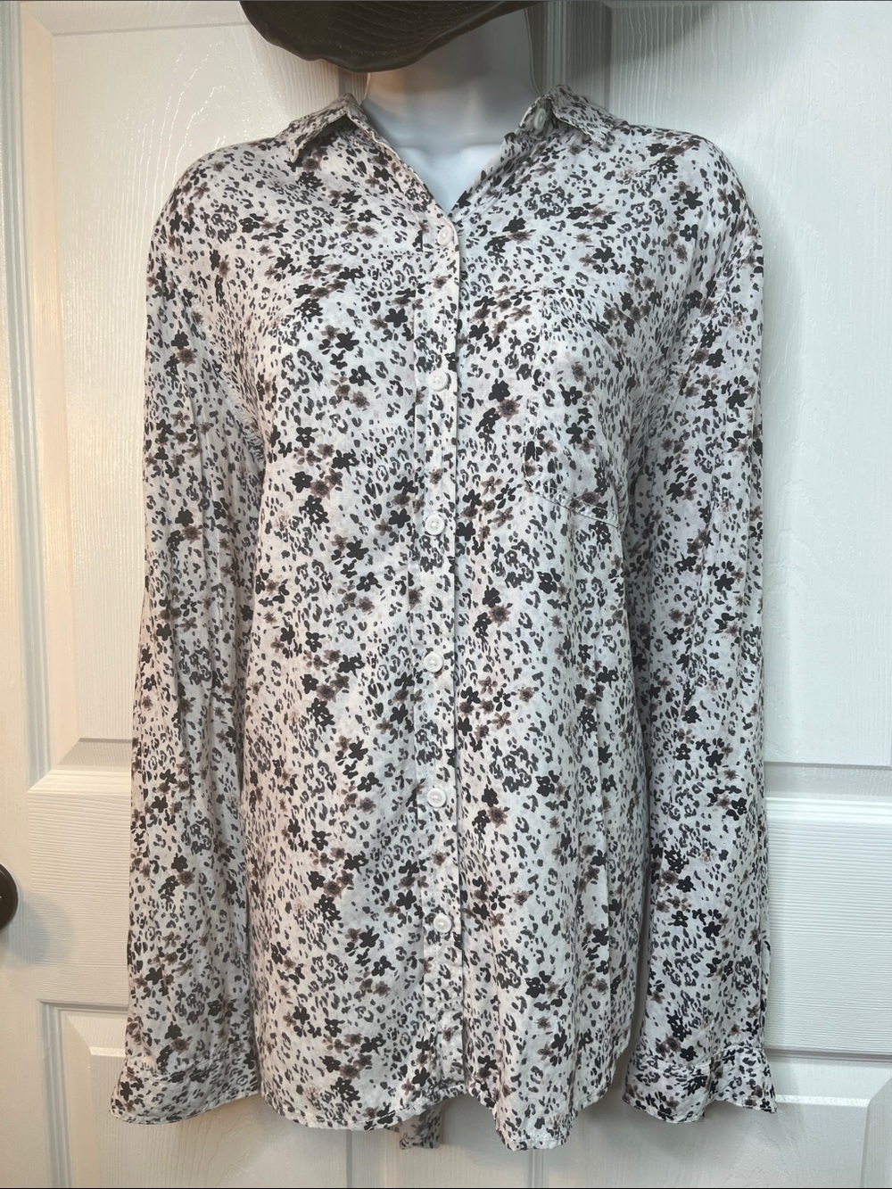 White Button Down Shirt Muted Autumnal Floral Print Large Beach Lunch Lounge